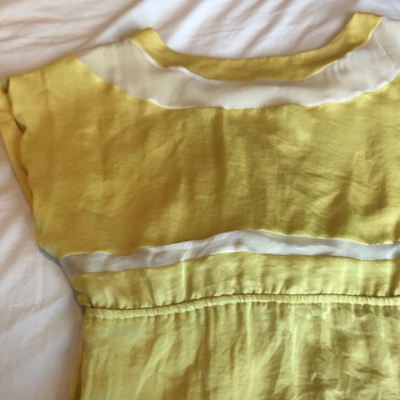 Yellow dress - Picture 2 of 4